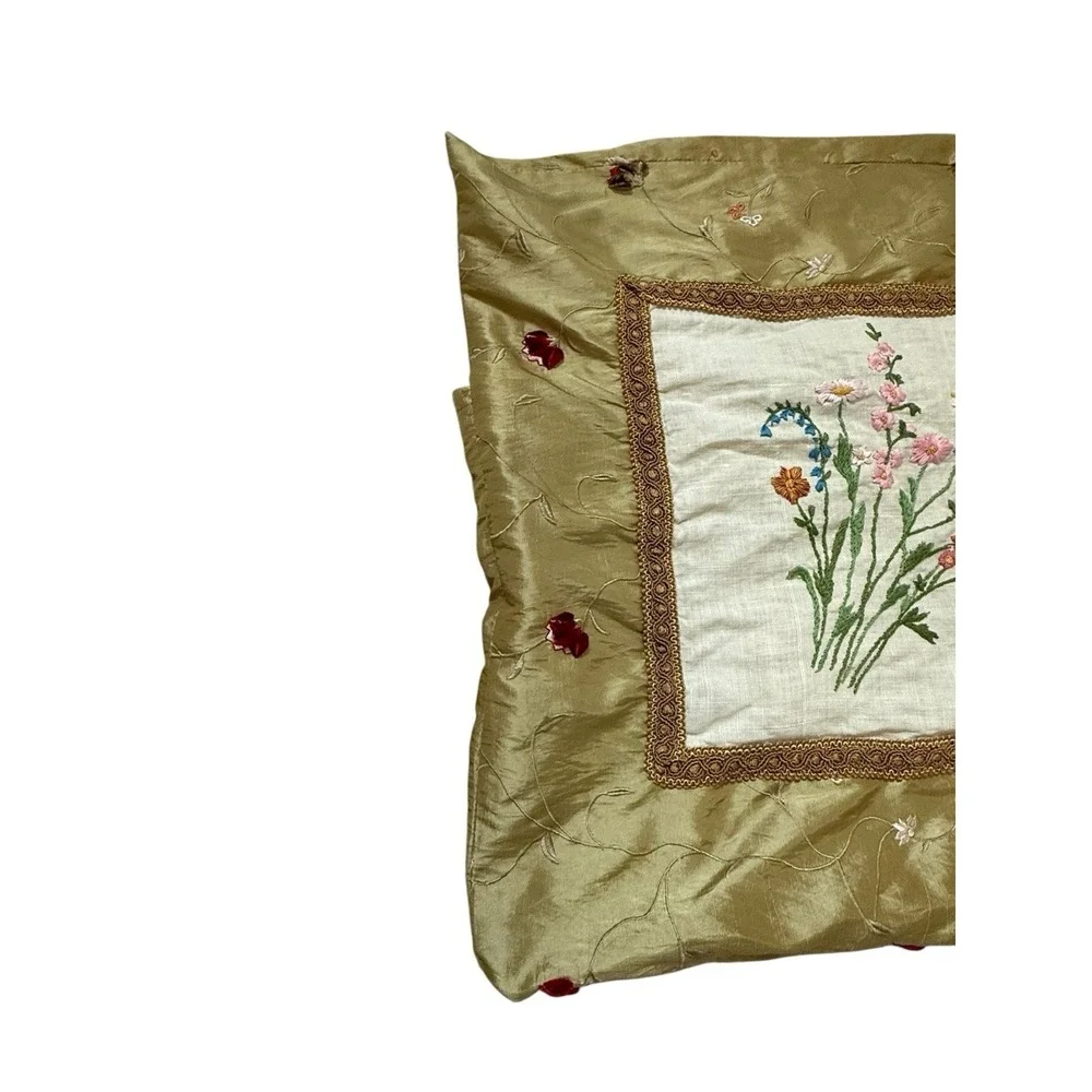 Vintage‎ Embroidered Floral Pillow Covers Pair Taffeta Shabby Cottagecore Garden